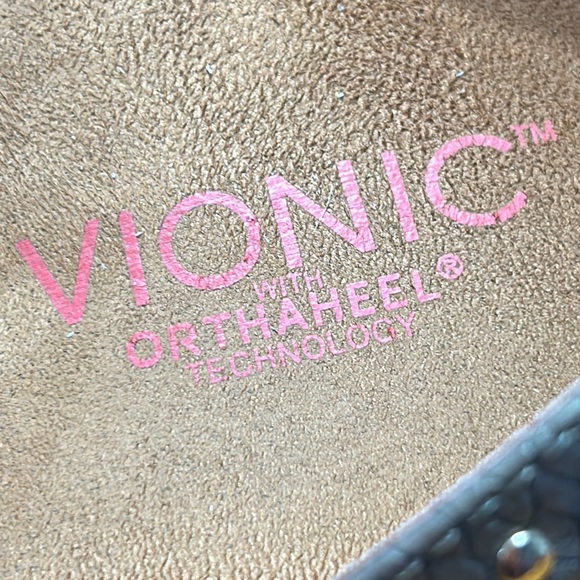 Vionic Florina style sandals. Leather straps/croc print w/coral beads. Size 8. - Picture 4 of 16